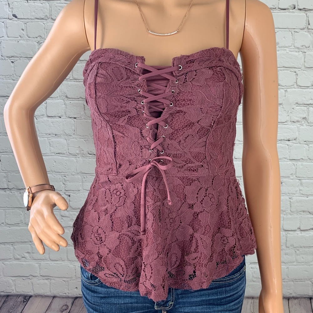 🌞10/$35🌞Lace Peplum Camisole Top